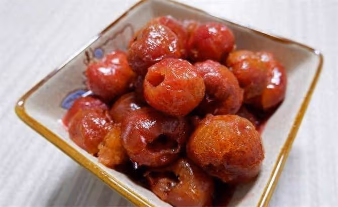 北京傳統小吃炒紅果,做法簡單,酸酸甜甜,山楂透亮,先收藏起來