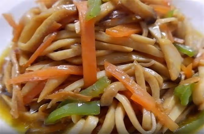 杏鮑菇做的家常菜,鮮香好吃又下飯,方法簡單,實用的家常做法