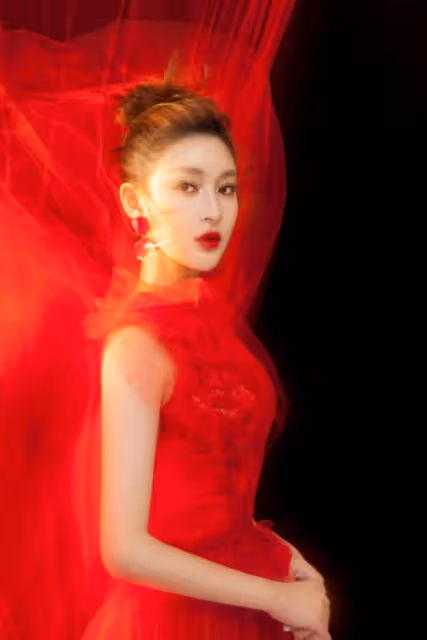 甘婷婷質感大片美出新高度 或霸道冷艷或妖嬈艷麗