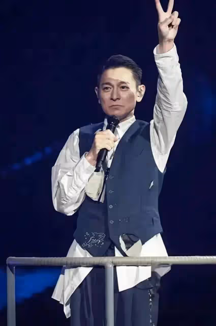 63歲劉德華突發意外!網友心疼:不是第一次了