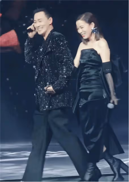 林峯自曝叫佘詩曼女朋友是習慣,老婆張馨月也稱「你女朋友」,演唱會再次合體