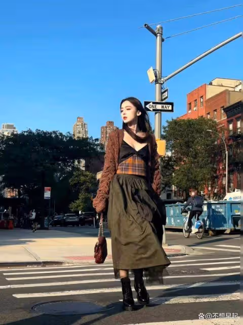 娜扎亮相紐約時裝周,理解別人說美女五官都是清晰的說法了