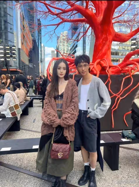 娜扎亮相紐約時裝周,理解別人說美女五官都是清晰的說法了