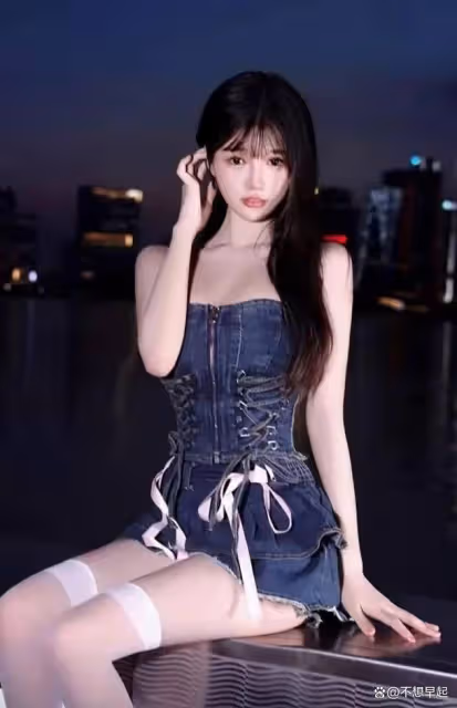 網傳被拘留的三隻羊女主播沫沫，穿衣服很大膽，聲音很誘人