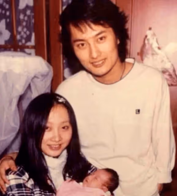 善惡終有報!春晚成名後拋妻棄女娶「同行」,他已經活成了一個「笑話」