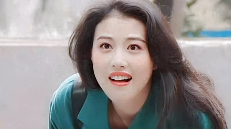 去世9個月後,豪宅破敗被掛售,人走茶涼就是對周海媚最好的詮釋