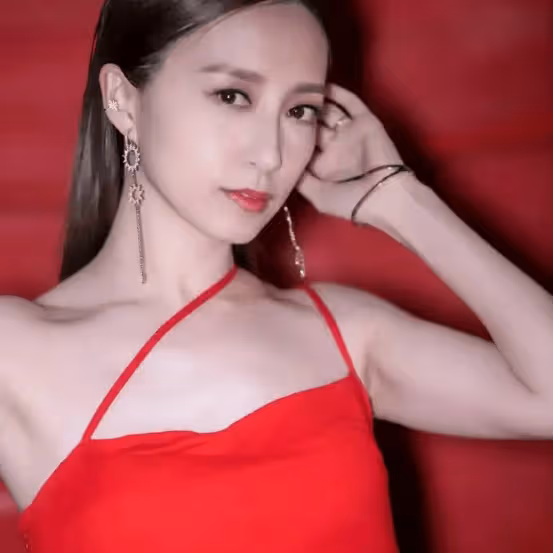 TVB花旦跨界當老闆,開4家蛋糕店,親自為顧客打包,成為店鋪活招牌