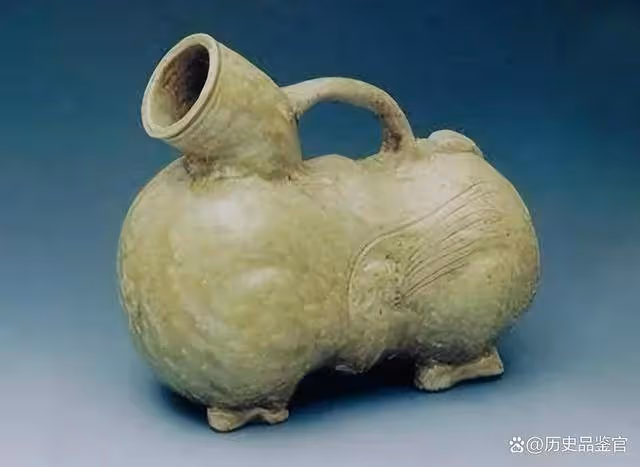 古代「夜壺」口那麼小,女人怎麼用?看完瞬間明白了!
