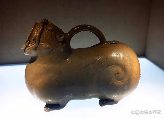 古代「夜壺」口那麼小,女人怎麼用?看完瞬間明白了!