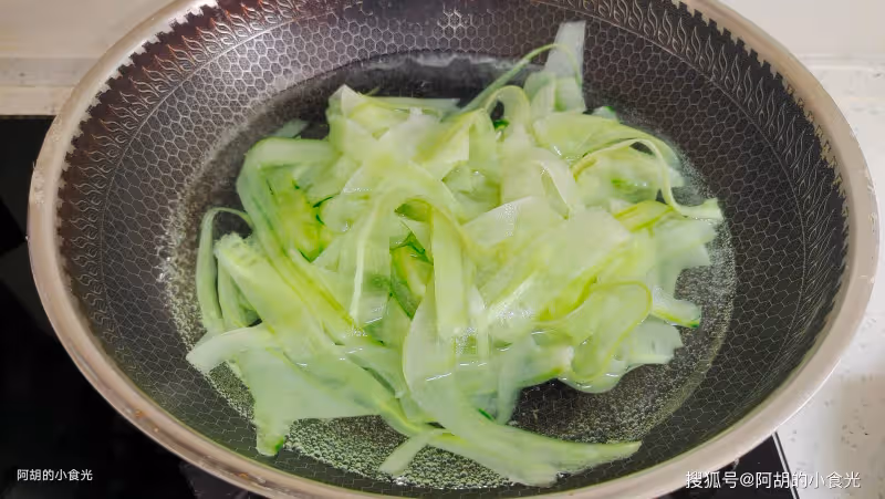 秋天別忘記吃一菜,好一個天下第一鮮!花幾分鐘燒一盤,湯鮮菜嫩,鮮爽十足