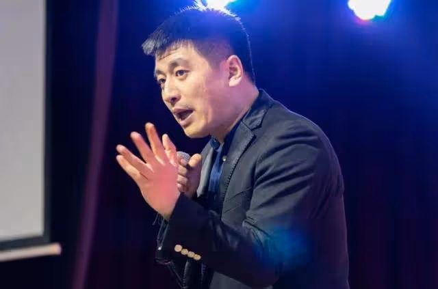 清華「1元白菜湯事件」引熱議,我才終於明白張雪峰為何憤怒?