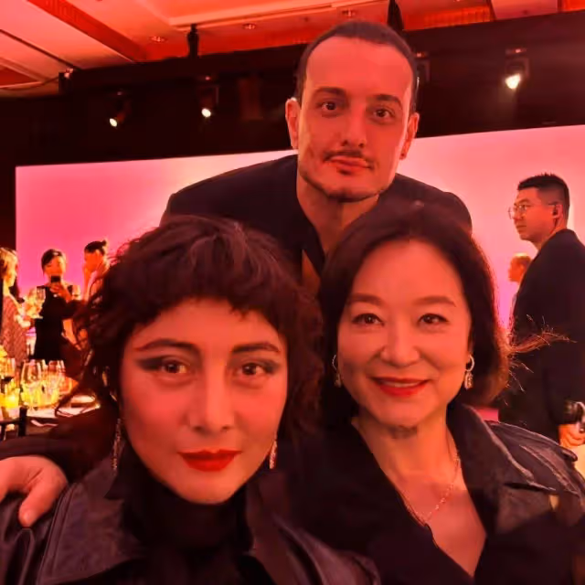 69歲林青霞再獲大獎!撞傷肋骨後久違現身,身材圓潤氣質動人