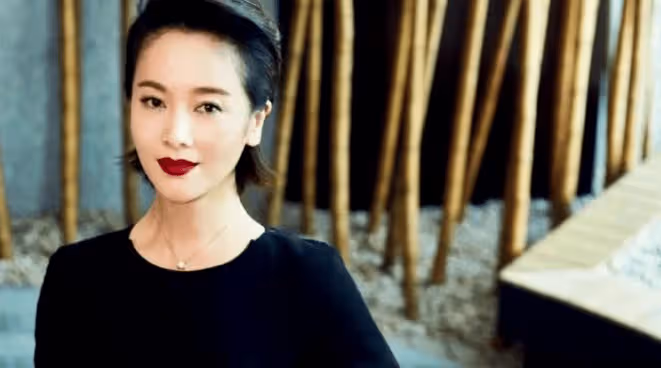 出道前是體操運動員,與大20歲的丈夫結婚,她是娛樂圈另類的明星