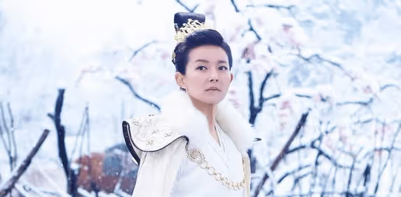 她是中國最漂亮女將軍,24歲成國家一級演員,卻嫁給了「勞改犯」