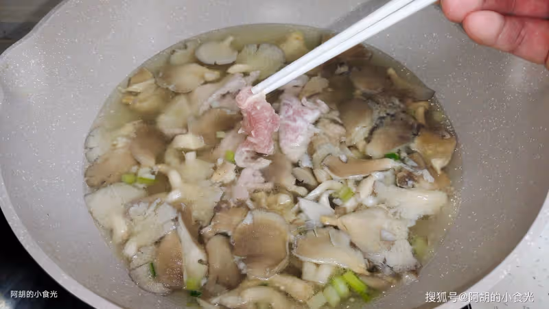 秋天吃魚不如吃它,幾塊一斤的菜中上品!煮一碗鮮湯,鮮滑不膩、喚醒胃口