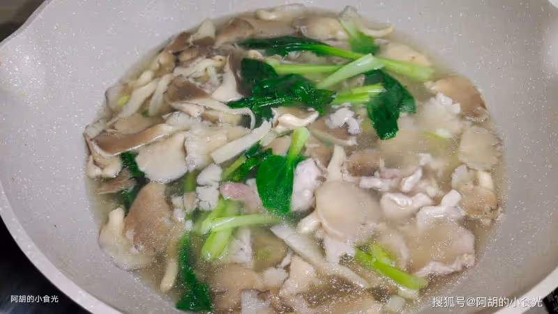 秋天吃魚不如吃它,幾塊一斤的菜中上品!煮一碗鮮湯,鮮滑不膩、喚醒胃口