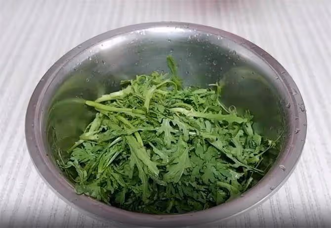 茼蒿你生吃過嗎?學會這樣做,簡單的生拌茼蒿,脆嫩好吃味道香
