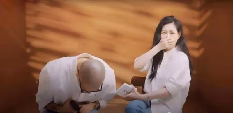 大S這個泡菜媳婦當的真是合格,這小圍巾太好看,妥妥一村姑