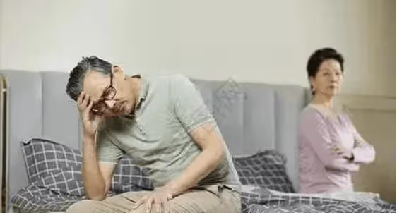 兩性關係:58歲的我與62歲搭夥老伴,過夫妻生活可以,生活費自付