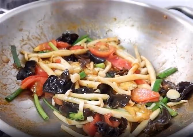 家常下飯菜濃香海鮮菇,做好後營養豐富,鮮香好吃,先收藏起來