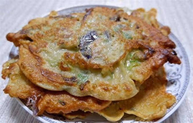 茄子新吃法,不炒不燉,做一個茄子餅,濃香酥軟,大人孩子都喜歡