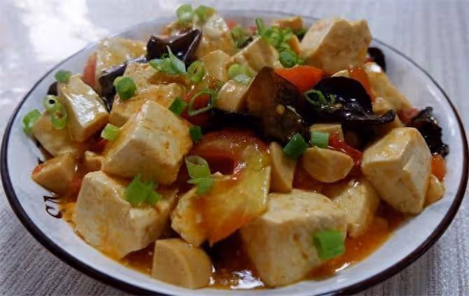一塊豆腐一個西紅柿,燒豆腐新做法,微酸濃香又下飯,先收藏起來
