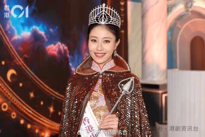 《香港小姐2024》倪樂琳奪冠!曾拍水著寫真有「城大李嘉欣」稱號