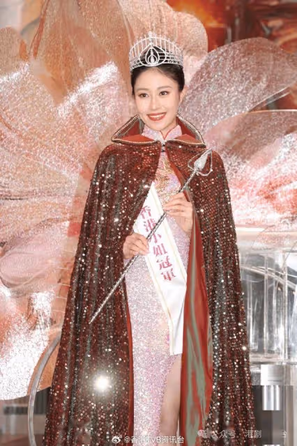 《香港小姐2024》倪樂琳奪冠!曾拍水著寫真有「城大李嘉欣」稱號