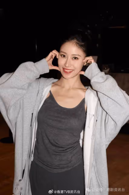 《香港小姐2024》倪樂琳奪冠!曾拍水著寫真有「城大李嘉欣」稱號