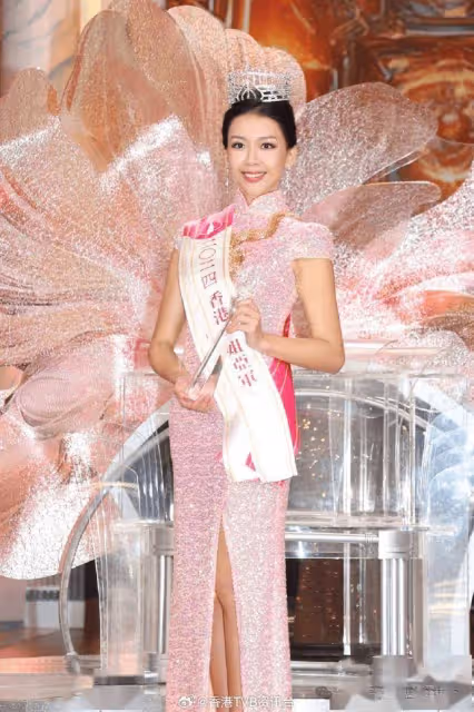 《香港小姐2024》倪樂琳奪冠!曾拍水著寫真有「城大李嘉欣」稱號