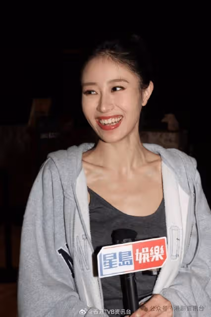 香港小姐2024丨倪樂琳獲媽咪擁抱賀奪冠食月餅慶祝 梁嘉瑩灑淚感謝靚家姐陪減肥