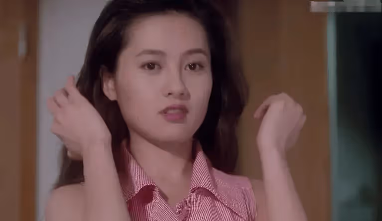 香港經典三級電影《蜜桃成熟時》大膽追求自由的愛,引人深思!
