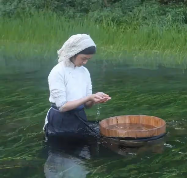 湯唯結婚10年,已分居不離婚,獨自帶娃種地,卻過成了所有女人羨慕的生活...