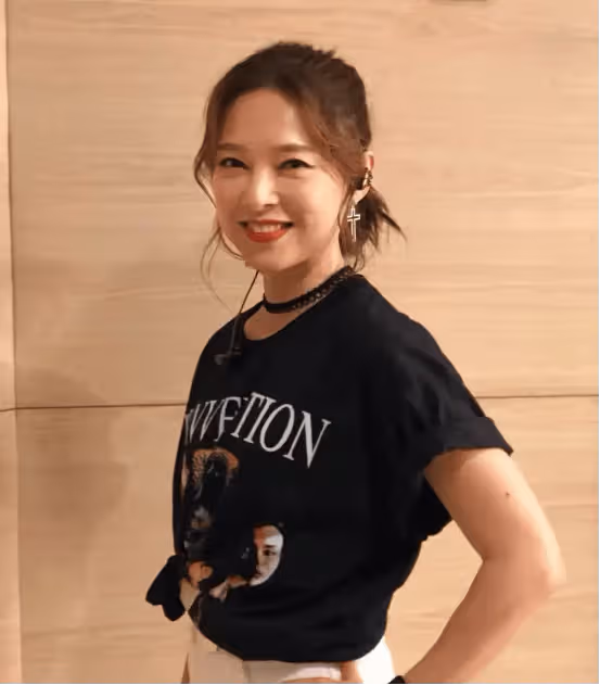 TVB前女星自認與社會脫軌,否認婚內出軌,與視帝前夫關係友好,離婚後著急賺錢交租