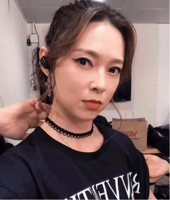 TVB前女星自認與社會脫軌,否認婚內出軌,與視帝前夫關係友好,離婚後著急賺錢交租
