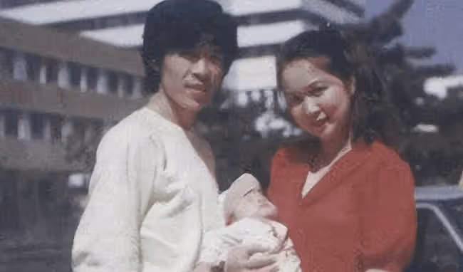 原來他就是蔡明兒子!隱瞞37年不暴露,究竟是何方神聖