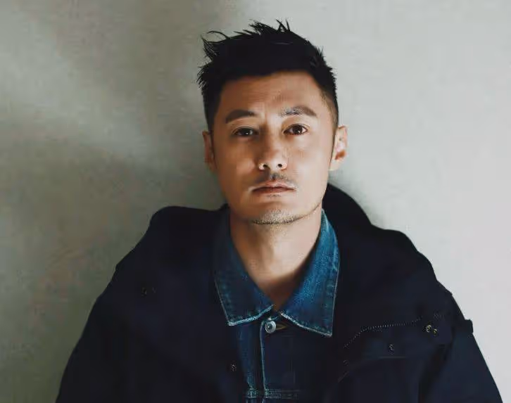 港星余文樂近況曝光!面部腫脹像被打,大小眼嚴重男神形象不再