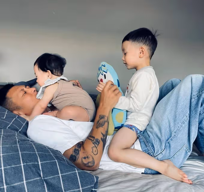 港星余文樂近況曝光!面部腫脹像被打,大小眼嚴重男神形象不再