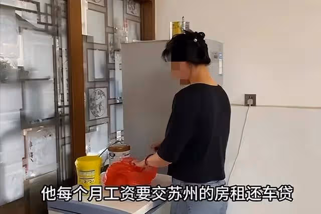 河南男子一個人賺錢養全家,想賣車妻子卻不同意:村裡人會笑話的