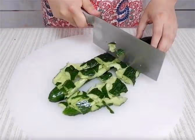 秋天想吃拍黃瓜,試試這樣做,新口味,脆爽好吃,吃了總想吃