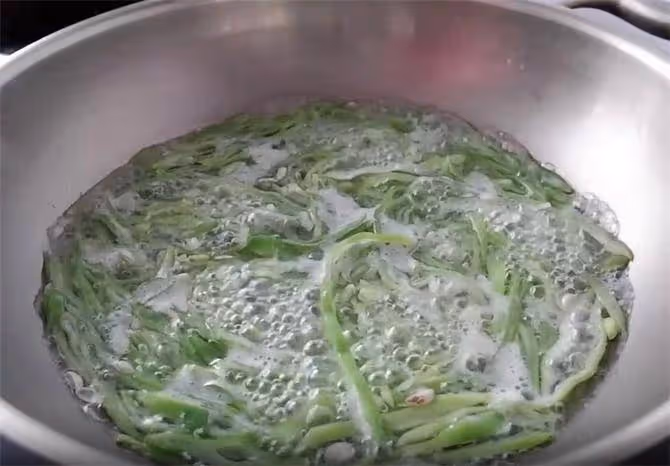 豆角新做法,比燉著吃更給力,香辣過癮,超級下飯,先收藏起來