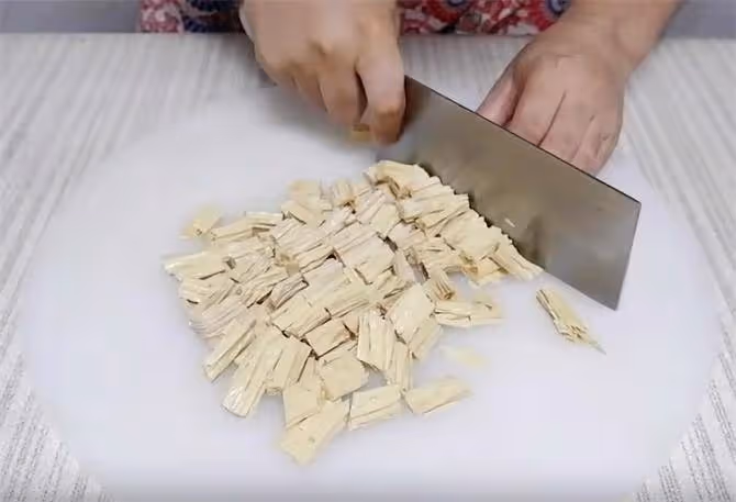 簡單好吃的西紅柿燒腐竹,酸甜又入味,這樣做的家常菜,太下飯了