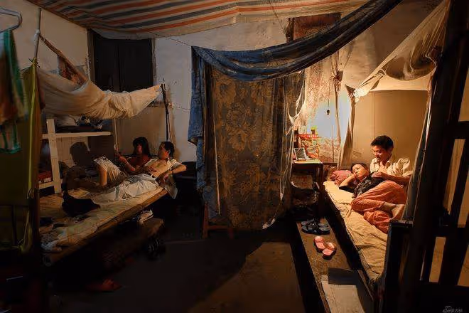 女子在工地住夫妻宿舍,坦言5對夫妻都很自覺:每晚都會輪流幹活