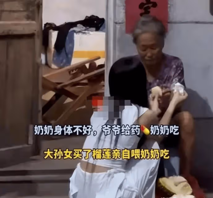 全紅嬋大伯家女兒罕見現身,亭亭玉立長相出眾,全程在幫爺爺幹活
