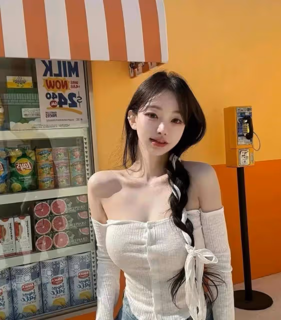 女性睡覺時,為何喜歡兩腿岔開著睡?原來有這麼多好處