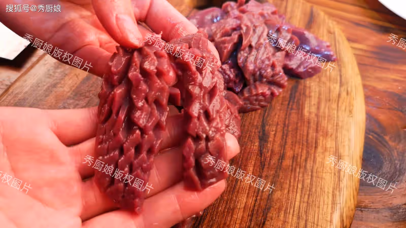 豬腰只用清水洗是大錯!等於吃毒素,教你一招,毒素腥騷味全跑光
