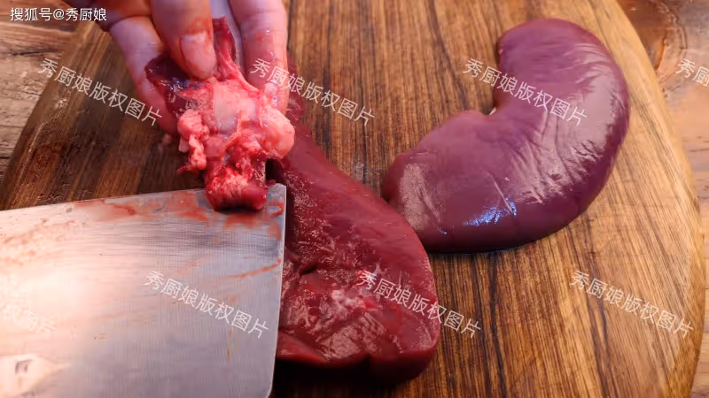 豬腰只用清水洗是大錯!等於吃毒素,教你一招,毒素腥騷味全跑光