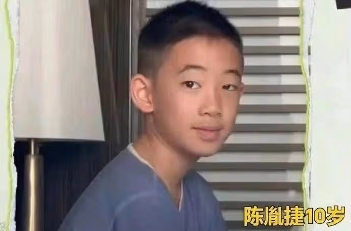 李小璐女兒太成熟，11歲膚白貌美染紅髮，五官堪稱翻版李小璐