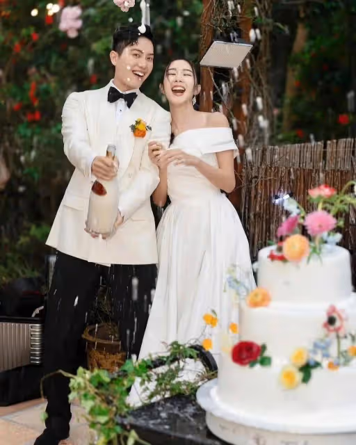恭喜!TVB知名港姐冠軍中秋穿寬鬆衣服遮孕肚,疑似與新婚老公造人成功