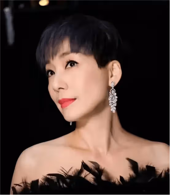TVB視後近年潛心修行,談起與吳君如弟弟隱婚原因,令人非常無奈